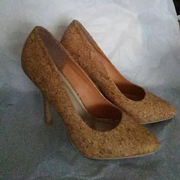 Shoes - Picture 3 of 6